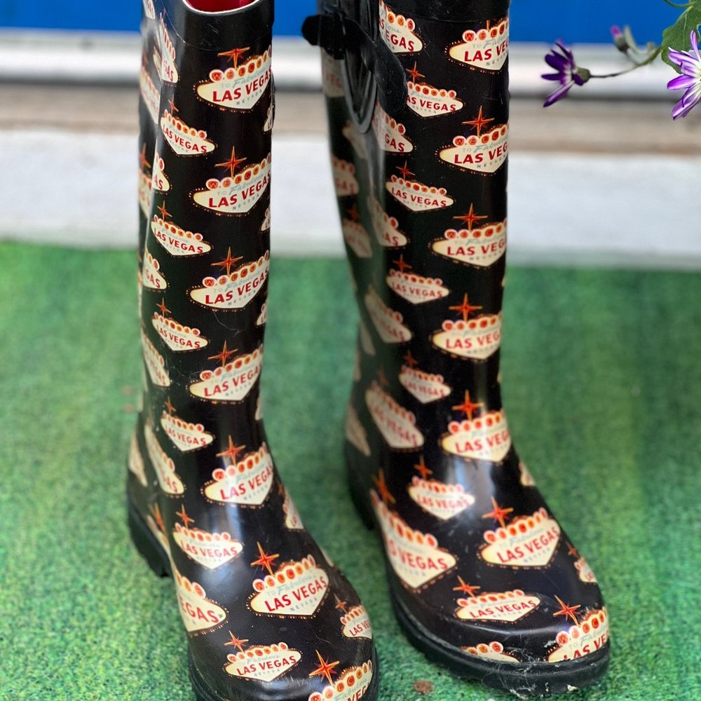 LAS VEGAS TALL RAIN BOOTS - VINTAGE, KITSCHY! SIZE 7
